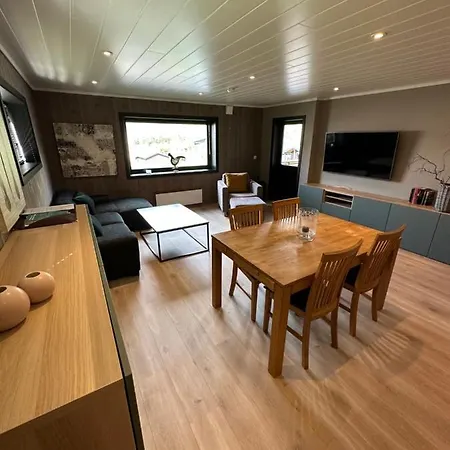 Lom Apartment * Lom