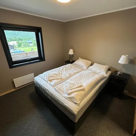 Lom Apartment *